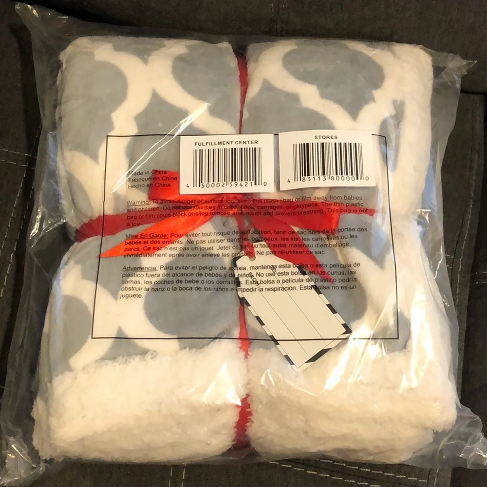 New Cozy Blanket - Cream & Gray